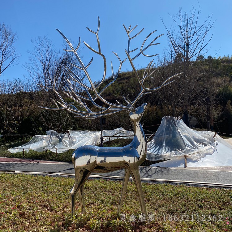 抬頭鹿公園不銹鋼景觀雕塑