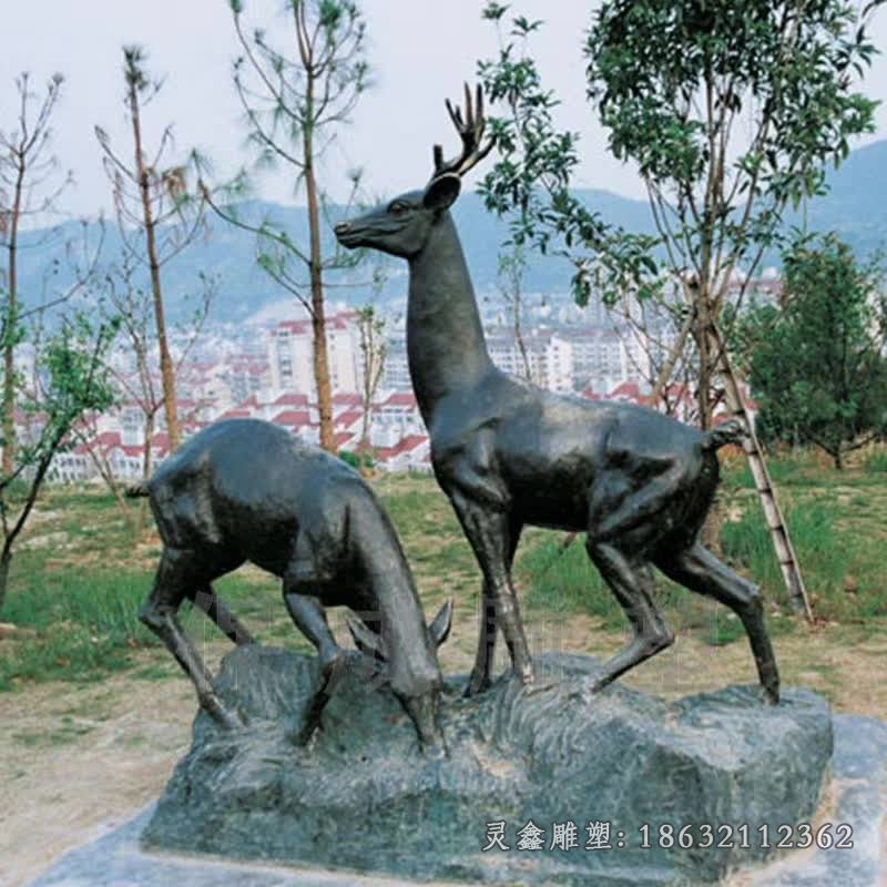 公園跳躍鹿動物銅雕