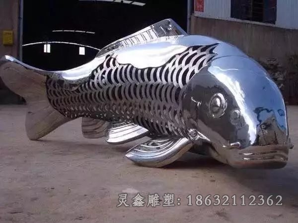 不銹鋼鏡面魚城市景觀雕塑