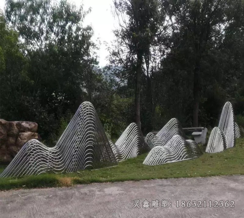 不銹鋼鏤空假山公園雕塑