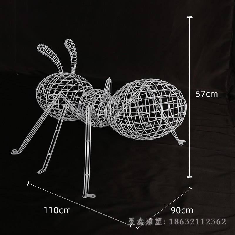 不銹鋼鏤空動物螞蟻雕塑