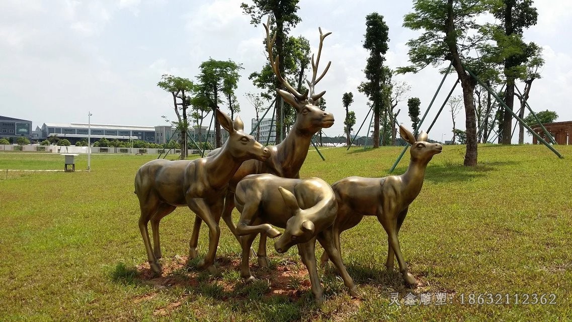 梅花鹿動物景觀銅雕