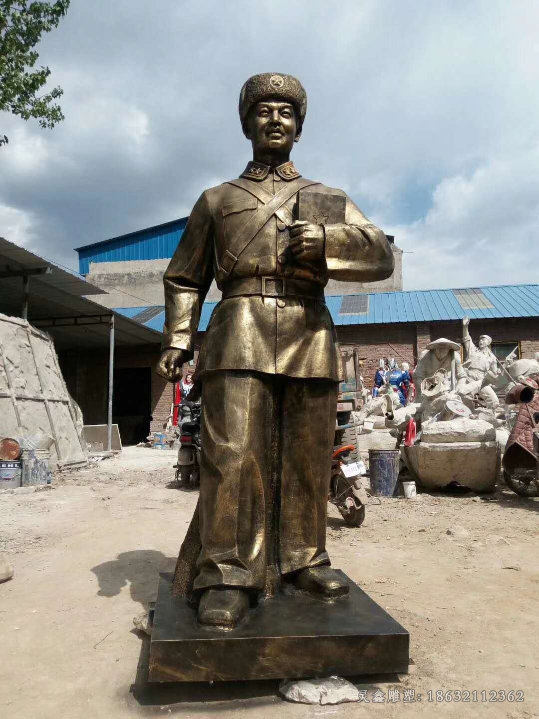 雷鋒戰(zhàn)士景觀標志銅雕